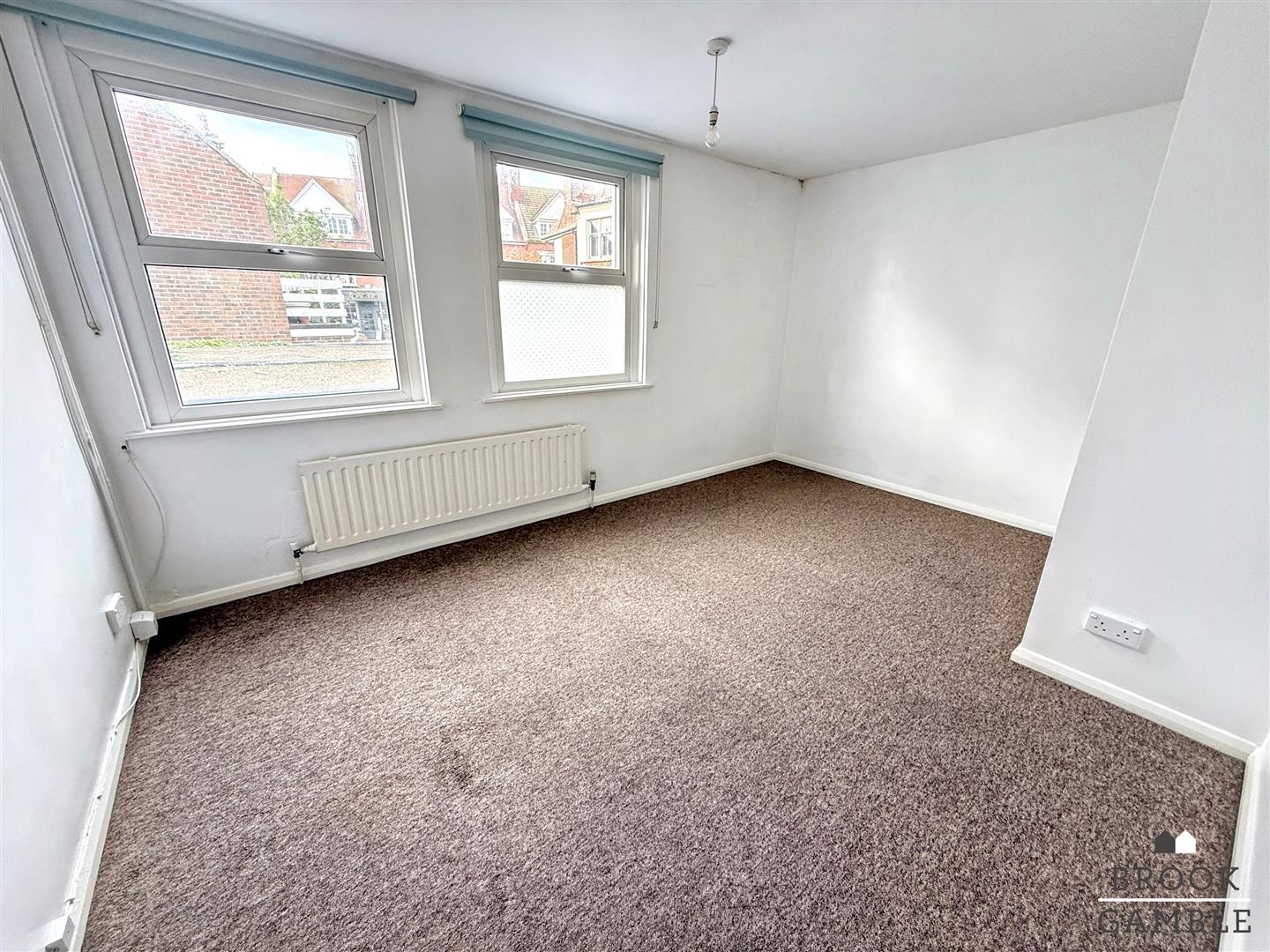 4 Bedroom House - Townhouse. Derwent Road in Eastbourne,  6